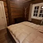 Luster Lodge