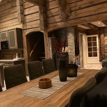 Luster Lodge