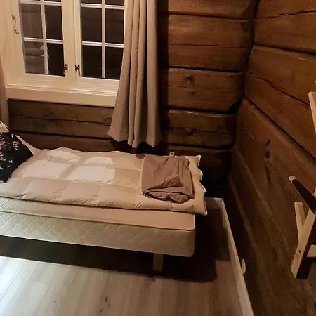 Luster Lodge