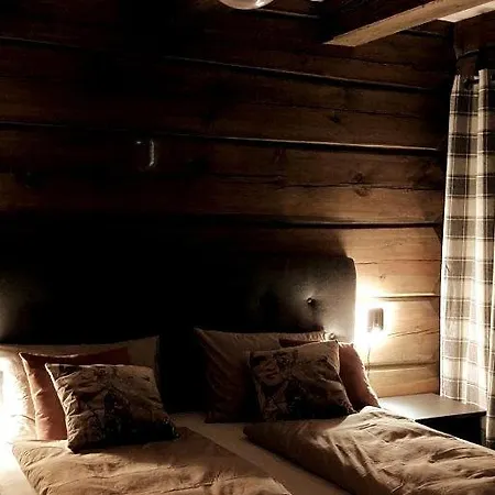 Luster Lodge Luster