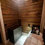 Luster Lodge * Luster