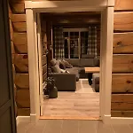 Luster Lodge *