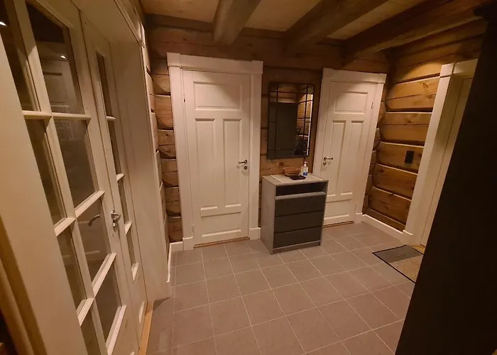 Luster Lodge Villa *